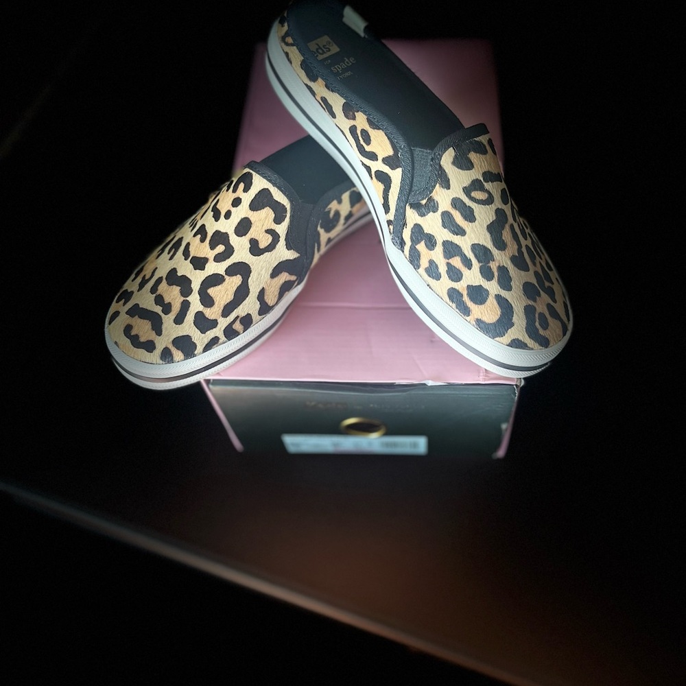 Keds x Kate Spade Leopard 5.5 Calf Skin Mules
Size: 5.5